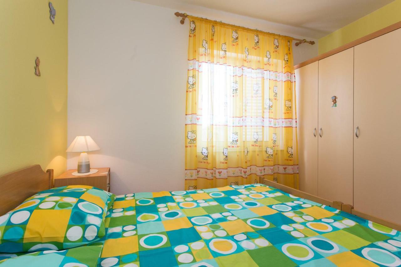 Apartments Bonifacic Punat Exterior photo